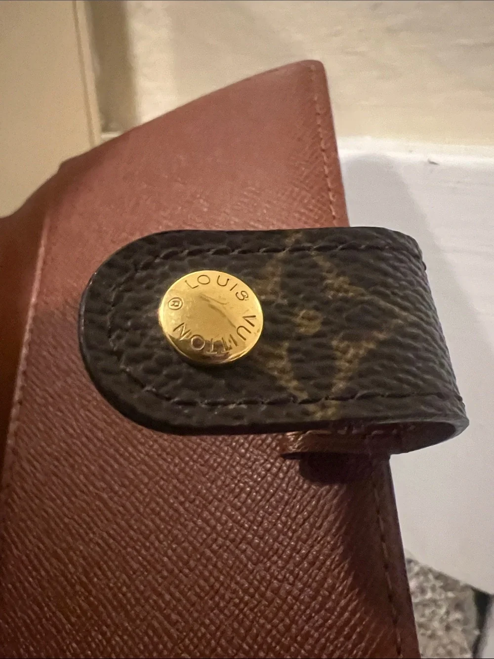 Louis Vuitton compact louis